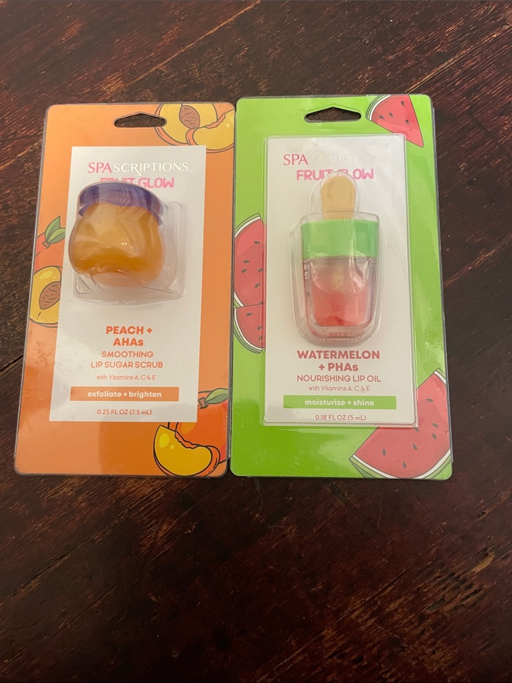 Spa Scriptions peach & Watermelon Nourishing Lip Oil - Peach & green